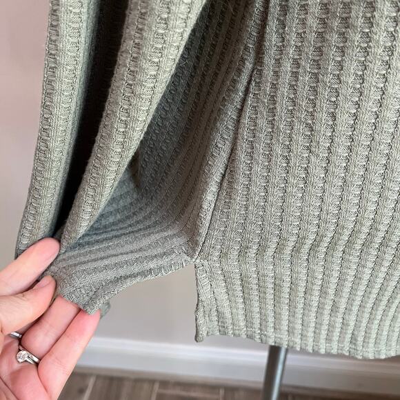 Chaser Sage Green V neck Long Sleeve Knit Blouse Size XXL - Picture 6 of 8